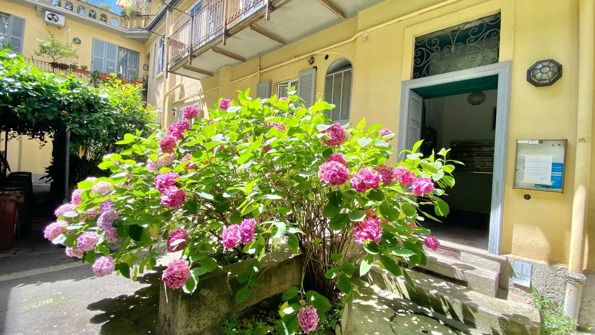 In Coorte Di Prestigio Salutati Home Milán Apartmán