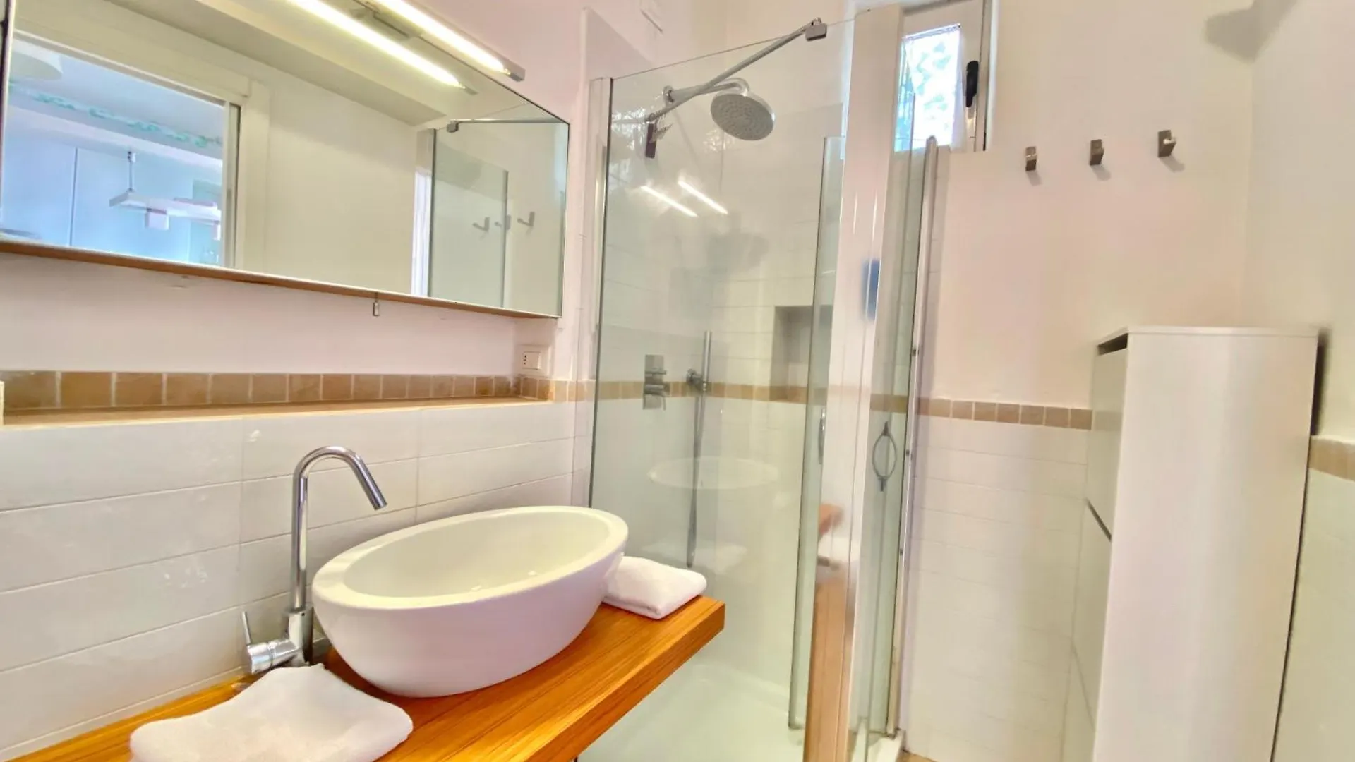In Coorte Di Prestigio Salutati Home Milan 0*,